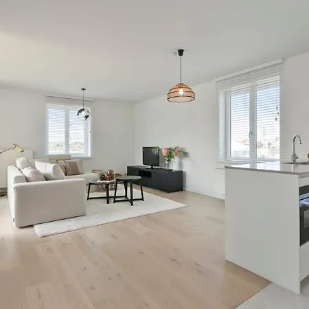 شقة Modern New Appartement With Sunny Terrace And Parking *