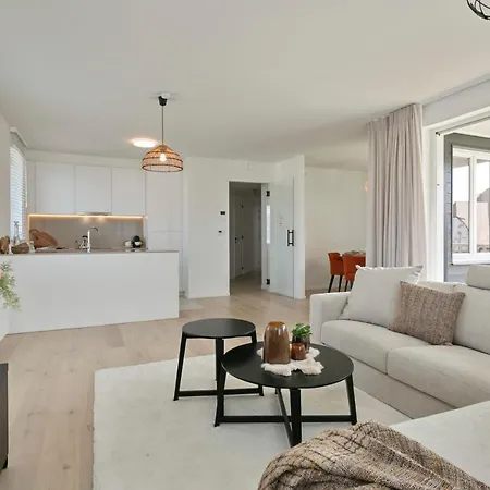Modern New Appartement With Sunny Terrace And Parking شقة
